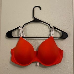 Victoria Secret T-shirt Demi